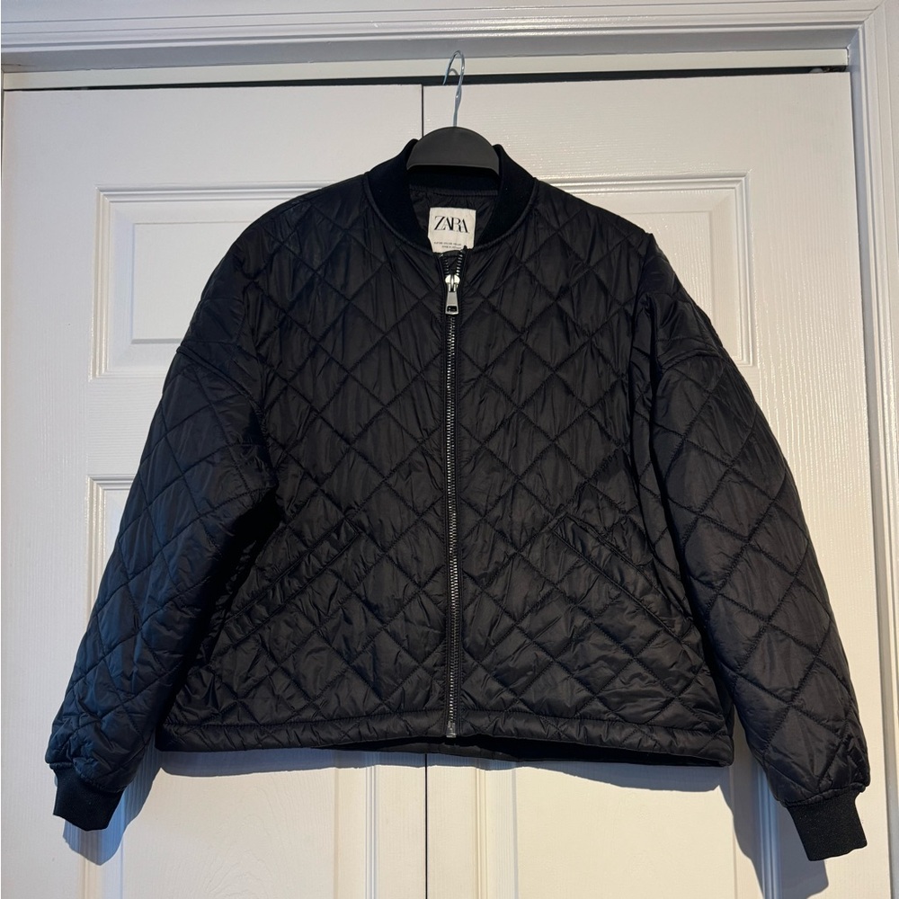Zara light bombet jacket. Greatt condition.